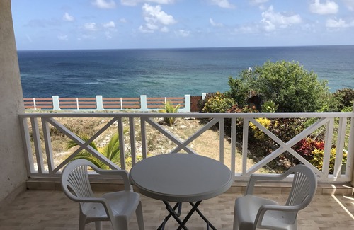 Trents Apartment | Sunset Point Apartment 1