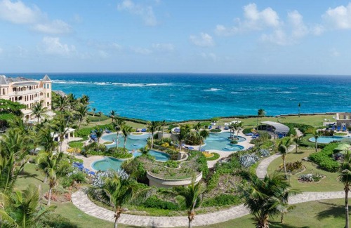 Diamond Valley Hotel | The Crane Resort