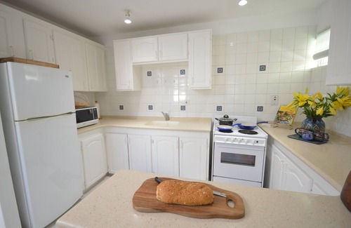 West Coast Apartment | The Holiday Hub close to amenities and beach view