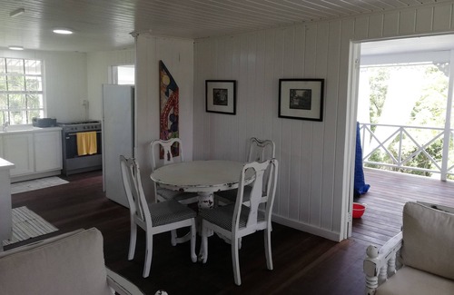 Weston Cottage | Tree tops two bedroom cottage