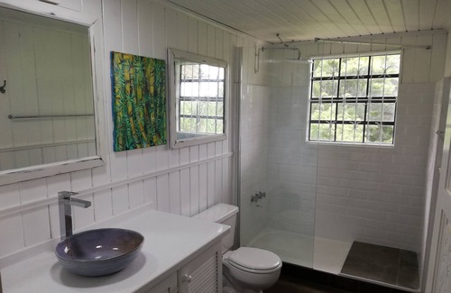 Weston Cottage | Tree tops two bedroom cottage