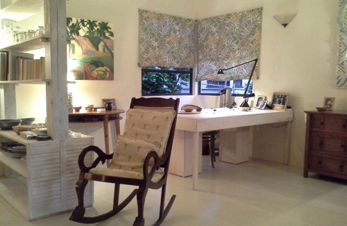 Weston House | Tropical Beachside Cottage, 2 Bedroom/AC in tropical garden