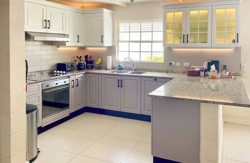 Sunset Crest House | Tropical Oasis with Pool close to beach - Beachcomber