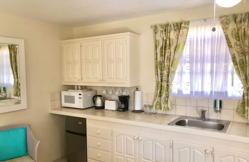 Scarborough Apartment | VILLA MIA Minutes From Miami Beach
