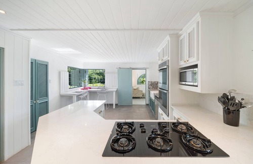 Halcyon Heights Condo | Villa Phoenix, Simmons Road, Sandy Lane, St. James