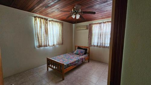 Lascelles House | Wonderful 3 Bedroom Home Close To Everything