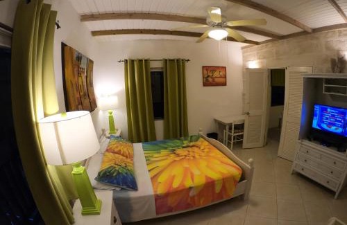 Silver Sands Apartment | Yellow Bird Apartment