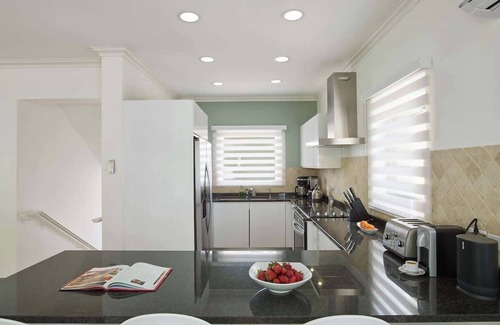 Gibbs Bay House | ZenBreak KingsGate #1, 3 min walk to Gibbs Beach