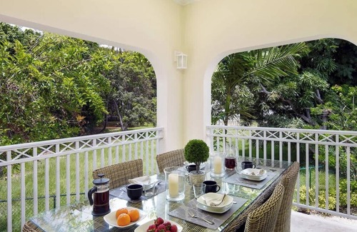 Gibbs Bay House | ZenBreak KingsGate #1, 3 min walk to Gibbs Beach