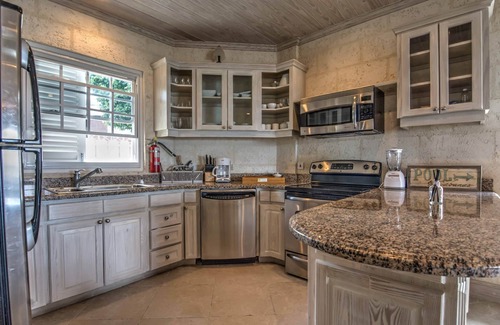Prospect House | ZenBreak Radwood Villa is a 3 bedroom beachfront home on the West Coast