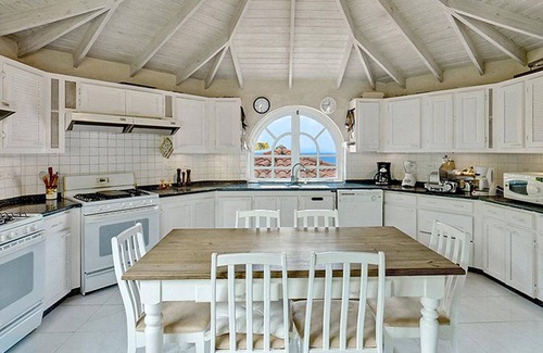 Merlin Bay House | ZenBreak Whitegates is a luxury 4 bedroom beachfront villa on the West Coast