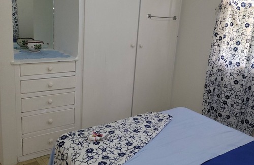 Weston Ski Chalet | 1 Bed 1 Bath West Coast Apartment