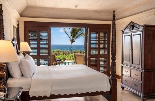 Ragged Point Resort | 1 br Deluxe Penthouse with pool roof deck-Residences in the park