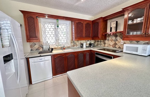 Blue Waters House | 12 Foursquare Rockley Golf & Country Club