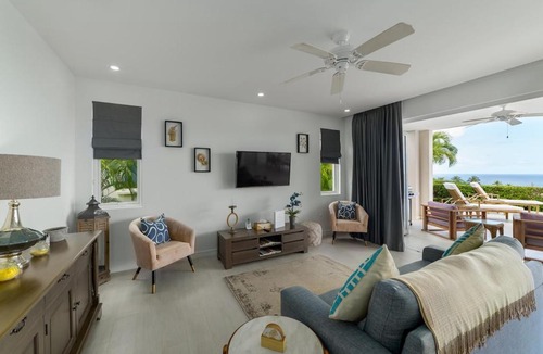 Merlin Bay Villa | 17 Westmoreland Hills