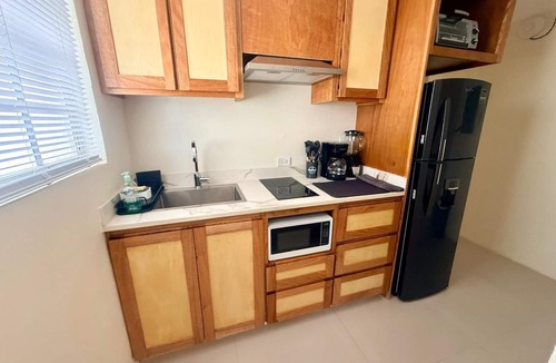 Thombury Hill Apartment | 1BR NEWLY REFURBISHED Apartment | Pool | Minutes to Oistins