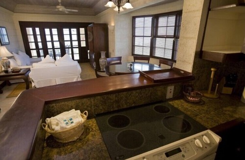 Diamond Valley Apartment | 2-Bedroom Luxury Residence Ocean Front At The Crane Resort