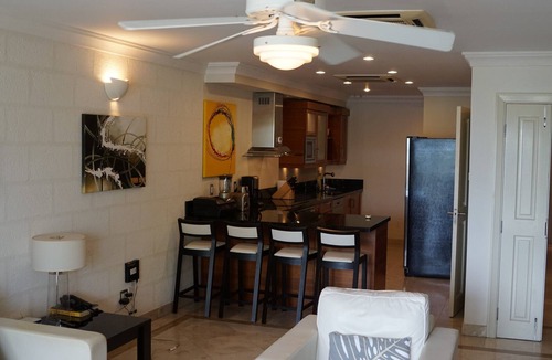 Old Trees Bay Apartment | 2 bedroom property located in a resort with direct beach access