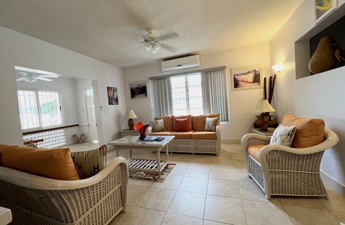 Reeds Bay House | 204 m² House ∙ 4 bedrooms ∙ 7 guests