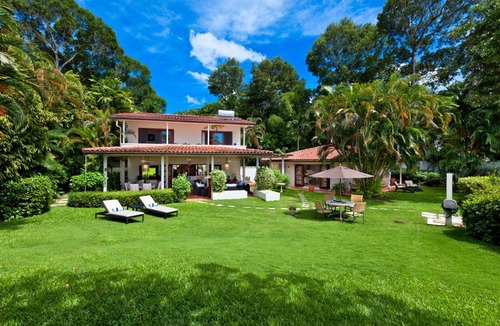 Folkestone Villa | 246 m² Villa ∙ 3 bedrooms ∙ 6 guests