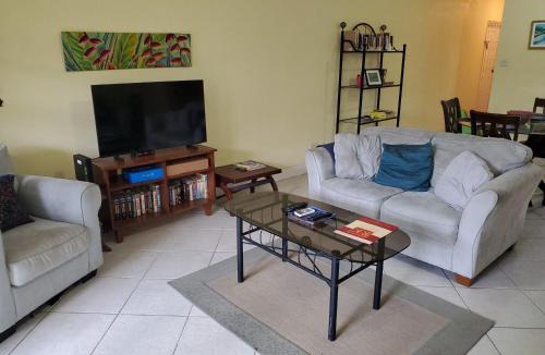 Hastings Apartment | 25 Margate Gardens