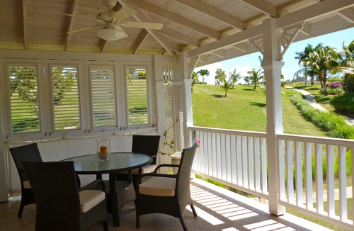 Vuemont Apartment | ‘267atVuemont’. Beautiful Luxury 2 Bed Apartment, Tropical Gardens & Sea Views