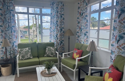 Oistins House | 3 Bedroom Bungalow near Miami Beach and Oistins,