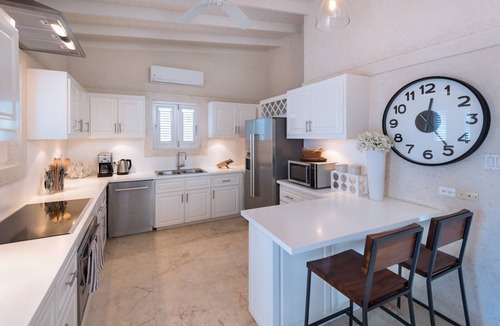 Clinketts Villa | 3 Bedroom Chic Beach House at Little Good Harbour