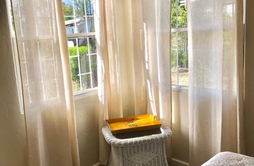Halcyon Heights House | 3-bedroom house in welcoming Holetown with WiFi, AC. Enjoy your stay