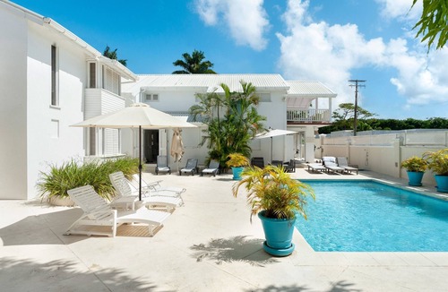 Porters Condo | 3 Mango Court, luxury townhouse, 10 mins walk to beautiful sandy beaches.