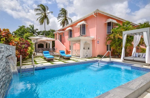 Marine Gardens House | 3 Min Walk to Beach - Blessed Manor (5 Bed House)