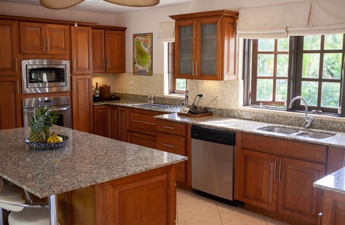 Clinketts House | ☆ 3Bdrm 3.5 Bath Private Home w Brand New Pool Steps to Beach