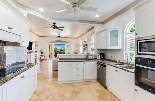 Lascelles Villa | 3BR Tropical Villa with Pool - Sugar Hill