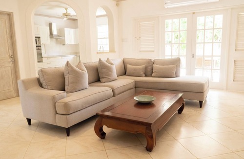 Mullins House | 3BR Luxury Villa 3-Min Walk to Beach & Sea Shed Spa Pool