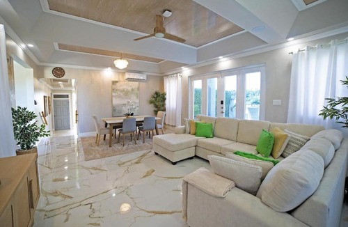 Fortescue House | 3BR Modern Villa w/Private Pool & Fire Pit