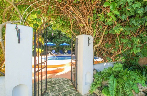 Porters Villa | 4 Bed Villa with Pool Near Beach - Pavilion Villa