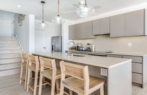 Merlin Bay Villa | 40 Westmoreland Hill