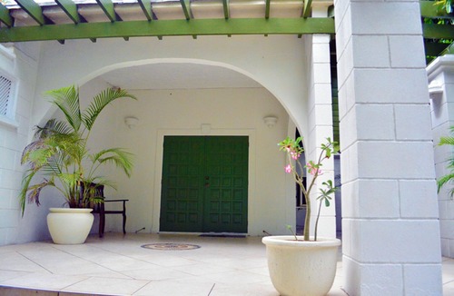 Halcyon Heights Villa | 5 bedroom villa with pool .sleeps 10 .5mins walk to sea