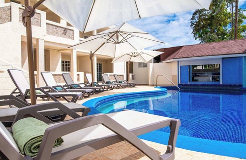 St. Lawrence Gap Condo | 5 Min to Beaches with Poolside Bar and Spa