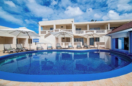 St. Lawrence Gap Condo | 5 Min to Beaches with Poolside Bar and Spa