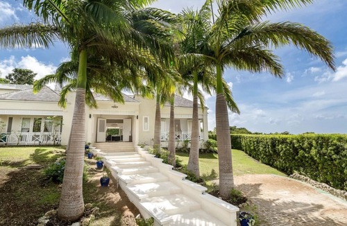 Orange Hill Villa | A super, contemporary villa benefiting from private pools and rooftop dining
