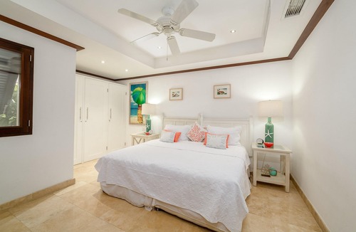 Bowling Alley Hill Villa | A view to the paradise