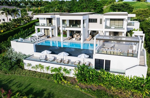 Reeds Bay Villa | Above the Clouds 4BR