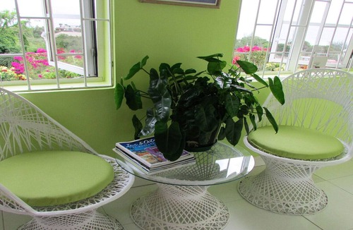 West Terrace Apartment | Alamanda Sea View Apartment - Spectacular Ocean View Retreat AC/Wi-Fi, CableTV