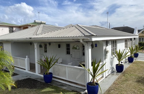 Welches House | Anchor Villa , 4 bedroom single family home nSteps to the beach .