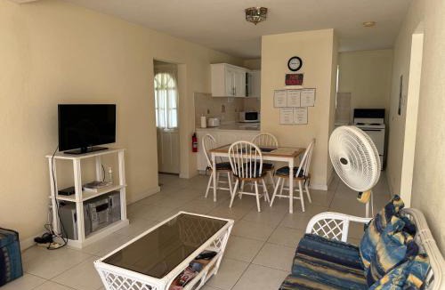 Oistins Apartment | AnnJenn Apartments