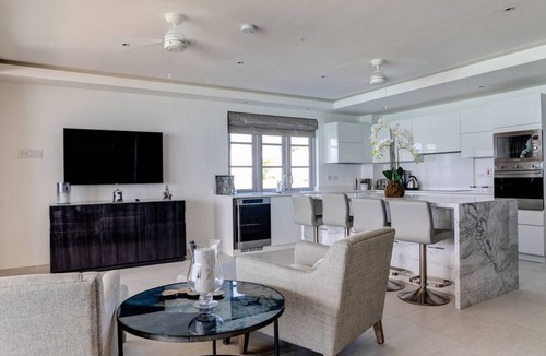 Old Trees Bay Apartment | Apartment ∙ 5 bedrooms ∙ 10 guests