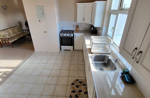 Enterprise Apartment | Apt 5, 2 Bedroom, Cotton Bay, Surfer's Bay, Miami & Silver Sands, Cafe Luna