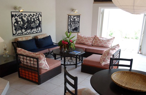Gibbs Bay Villa | Ascot House Villa 1. Sleeps 4 person's