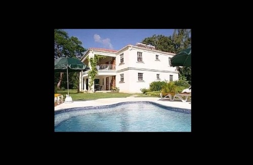Mullins Apartment | ATTRACTIVE self contained apartment in a 2 storey villa Spacious & well equipped